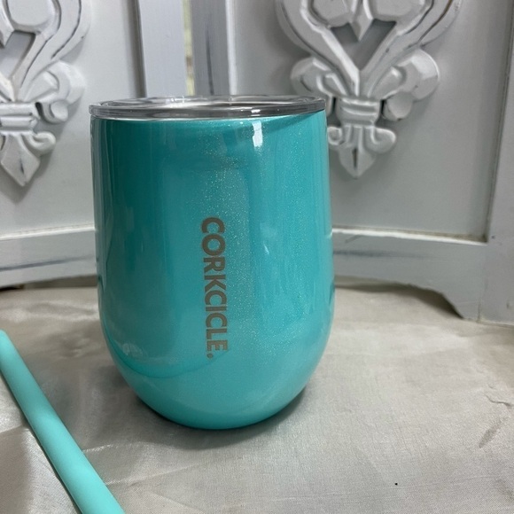 Corkcicle 12 oz Turquoise Wine Tumbler & Straw - Picture 3 of 10